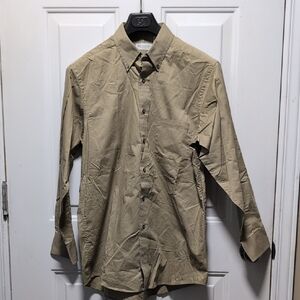 Van Heusen Men's Casual Khaki Button Down Shirt